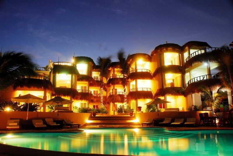Hotel Playa La Media Luna Isla Mujeres Exteriör bild